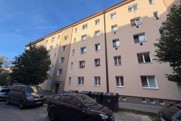 Pronájem bytu 2+kk 48 m², Úslavská, Plzeň, Plzeňský kraj Pronájem bytu 2+kk 48 m², Úslavská, Plzeň, Plzeňský kraj