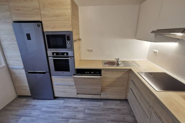 Pronájem bytu 3+1 70 m², Na Honech I, Zlín, Zlínský kraj Pronájem bytu 3+1 70 m², Na Honech I, Zlín, Zlínský kraj