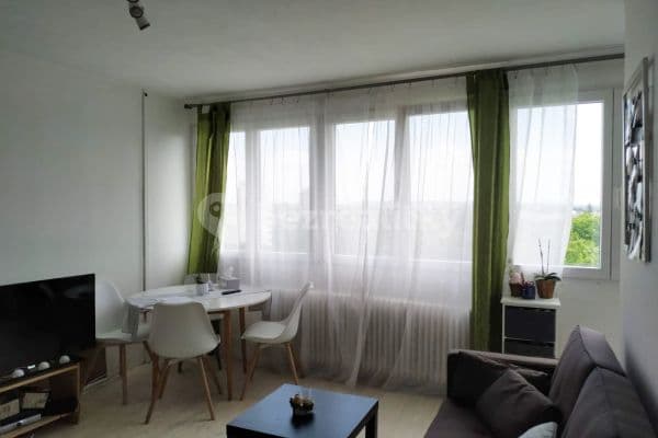 Pronájem bytu 1+kk 32 m², Severní, Hradec Králové Pronájem bytu 1+kk 32 m², Severní, Hradec Králové