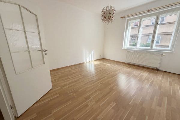 Pronájem bytu 1+kk 27 m², Prostřední, Praha Pronájem bytu 1+kk 27 m², Prostřední, Praha