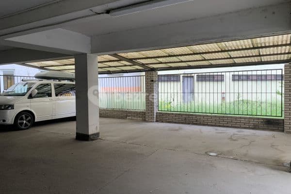 Pronájem garáže 14 m², K Botiči, Hlavní město Praha Pronájem garáže 14 m², K Botiči, Hlavní město Praha