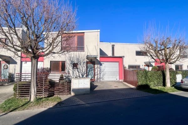 Pronájem domu 135 m², pozemek 250 m², Nad Lávkou, Zeleneč Pronájem domu 135 m², pozemek 250 m², Nad Lávkou, Zeleneč