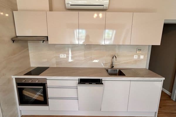 Pronájem bytu 1+kk 30 m², U Pivovaru, Dobříš Pronájem bytu 1+kk 30 m², U Pivovaru, Dobříš