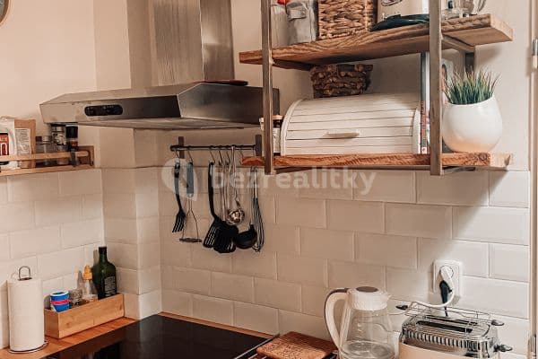 Pronájem bytu 2+kk 60 m², Lucemburská, Praha Pronájem bytu 2+kk 60 m², Lucemburská, Praha