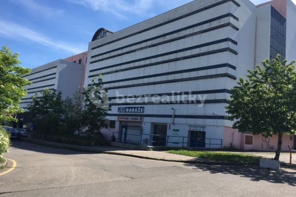 Pronájem garáže 20 m², Holušická, Hlavní město Praha Pronájem garáže 20 m², Holušická, Hlavní město Praha