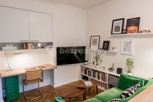 Pronájem bytu 2+kk 40 m², Heleny Malířové, Praha Pronájem bytu 2+kk 40 m², Heleny Malířové, Praha