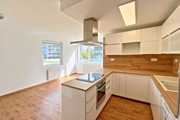 Pronájem bytu 3+kk 64 m², Jurkovičova, Praha Pronájem bytu 3+kk 64 m², Jurkovičova, Praha