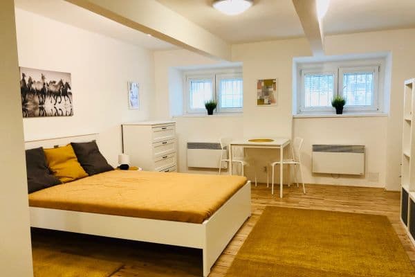 Pronájem bytu 1+kk 28 m², Kloboučnická, Hlavní město Praha Pronájem bytu 1+kk 28 m², Kloboučnická, Hlavní město Praha