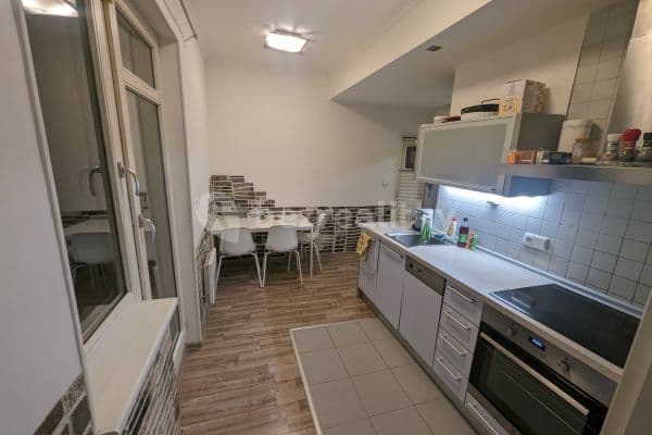 Pronájem bytu 2+1 76 m², 28. pluku, Praha, Praha