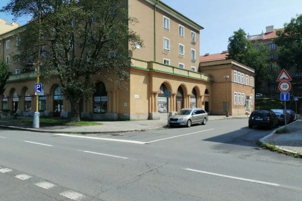 Pronájem nebytového prostoru 213 m², Na Nábřeží, Pronájem nebytového prostoru 213 m², Na Nábřeží,