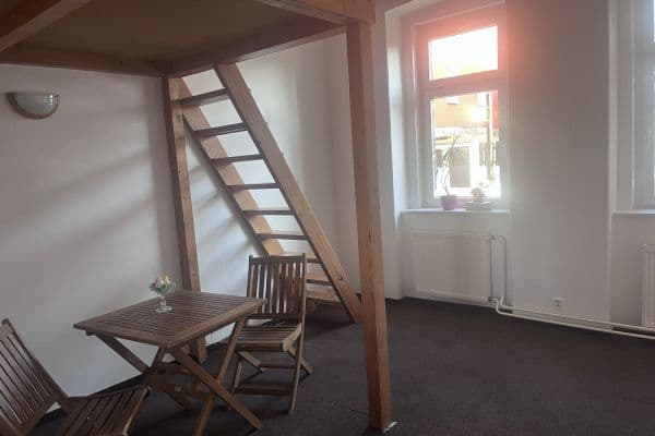 Pronájem bytu 1+1 38 m², Komenského, Karlovy Vary Pronájem bytu 1+1 38 m², Komenského, Karlovy Vary