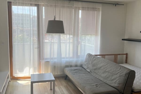 Pronájem bytu 1+kk 40 m², Modrého, Praha Pronájem bytu 1+kk 40 m², Modrého, Praha