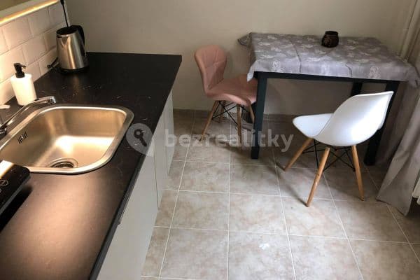 Pronájem bytu 2+1 56 m², Čs. armády, Kraslice Pronájem bytu 2+1 56 m², Čs. armády, Kraslice