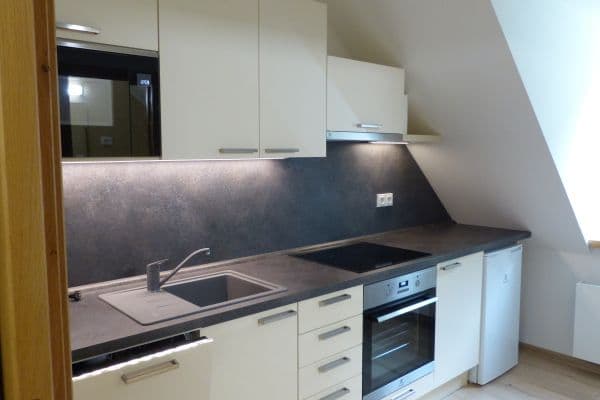 Pronájem bytu 2+1 68 m², Ondřejská, Karlovy Vary, Karlovarský kraj Pronájem bytu 2+1 68 m², Ondřejská, Karlovy Vary, Karlovarský kraj