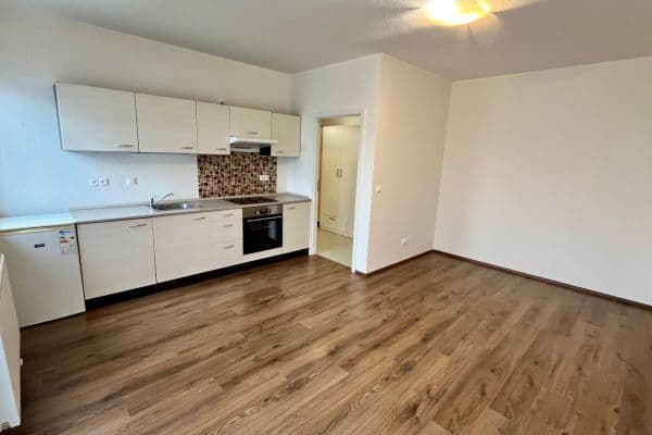 Pronájem bytu 1+kk 34 m², Generála Selnera, Kladno Pronájem bytu 1+kk 34 m², Generála Selnera, Kladno