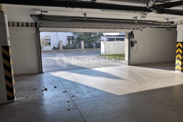 Pronájem garáže 15 m², Mrštíkova, Hlavní město Praha Pronájem garáže 15 m², Mrštíkova, Hlavní město Praha