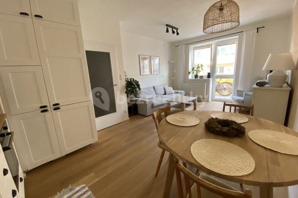 Pronájem bytu 2+kk 44 m², Lišejníková, Brno Pronájem bytu 2+kk 44 m², Lišejníková, Brno