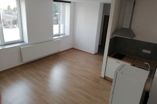 Pronájem bytu 1+kk 32 m², Nerudova, Hradec Králové Pronájem bytu 1+kk 32 m², Nerudova, Hradec Králové