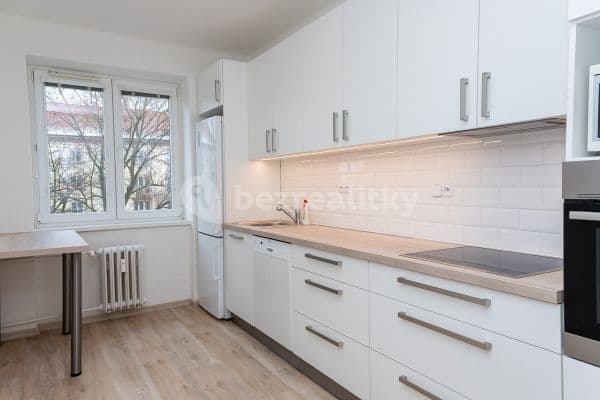 Pronájem bytu 2+1 65 m², Gorkého, Pardubice Pronájem bytu 2+1 65 m², Gorkého, Pardubice