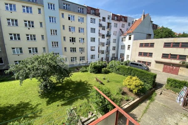 Pronájem garáže 16 m², Pod Školou, Hlavní město Praha Pronájem garáže 16 m², Pod Školou, Hlavní město Praha