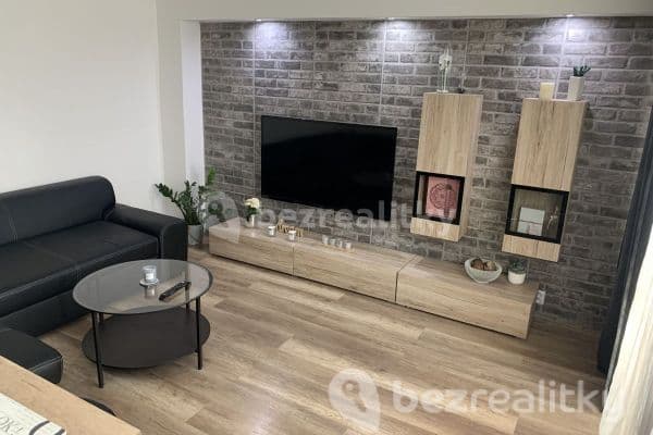 Pronájem bytu 2+kk 54 m², Spojovací, Čelákovice Pronájem bytu 2+kk 54 m², Spojovací, Čelákovice
