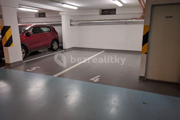 Pronájem garáže 15 m², Chotěšovská, Praha Pronájem garáže 15 m², Chotěšovská, Praha