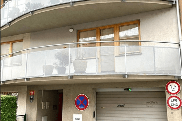 Pronájem garáže 18 m², Šlikova, Hlavní město Praha Pronájem garáže 18 m², Šlikova, Hlavní město Praha