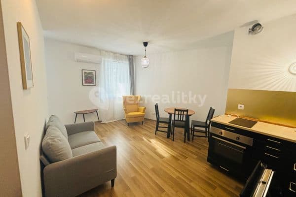 Pronájem bytu 2+1 45 m², Mickiewiczova, Bratislava - mestská časť Staré Mesto Pronájem bytu 2+1 45 m², Mickiewiczova, Bratislava - mestská časť Staré Mesto