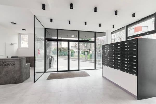 Pronájem bytu Garsoniéra 29 m², Perucká, Praha - Vinohrady Pronájem bytu Garsoniéra 29 m², Perucká, Praha - Vinohrady