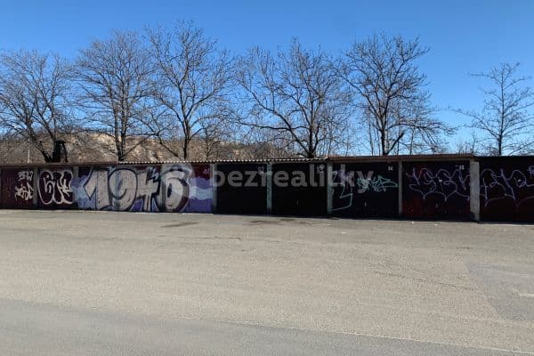 Pronájem garáže 15 m², Varhulíkové, Hlavní město Praha Pronájem garáže 15 m², Varhulíkové, Hlavní město Praha