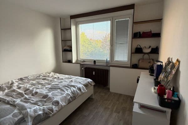 Pronájem bytu 2+kk 47 m², třída Edvarda Beneše, Hradec Králové Pronájem bytu 2+kk 47 m², třída Edvarda Beneše, Hradec Králové