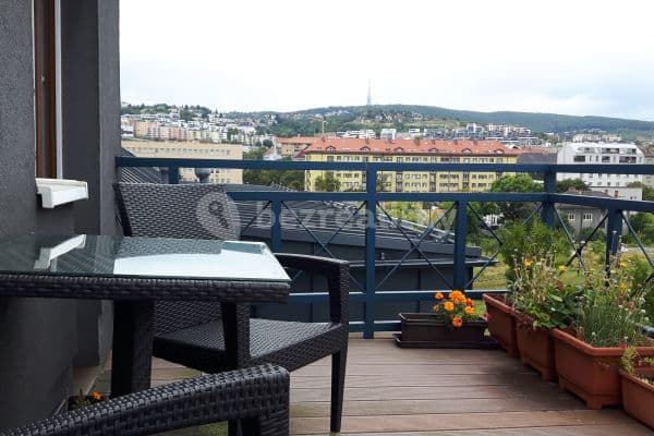 Pronájem bytu 2+1 73 m², Česká, Nové Mesto Pronájem bytu 2+1 73 m², Česká, Nové Mesto