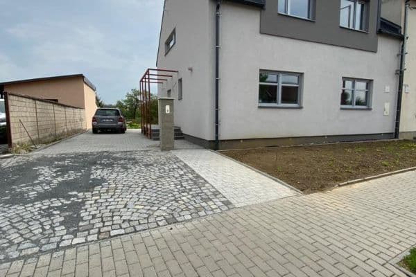 Pronájem bytu 1+kk 25 m², Zámostí, Uherské Hradiště Pronájem bytu 1+kk 25 m², Zámostí, Uherské Hradiště