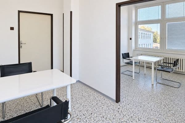 Pronájem kanceláře 18 m², Podnikatelská, Hlavní město Praha Pronájem kanceláře 18 m², Podnikatelská, Hlavní město Praha