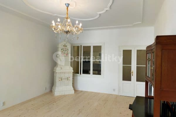 Pronájem bytu 2+1 71 m², náměstí Míru, Jindřichův Hradec Pronájem bytu 2+1 71 m², náměstí Míru, Jindřichův Hradec