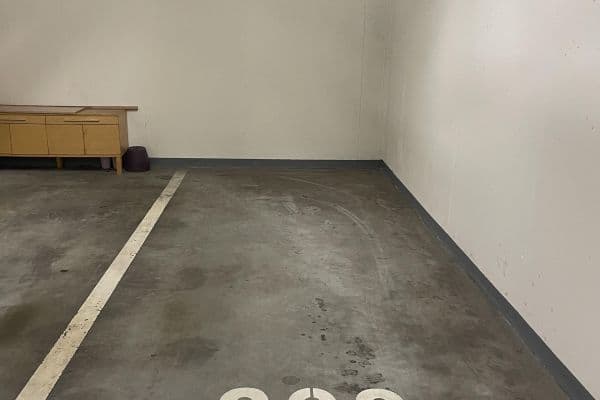 Pronájem garáže 12 m², Muškova, Praha Pronájem garáže 12 m², Muškova, Praha