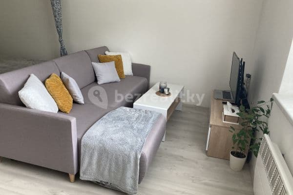 Pronájem bytu 1+kk 40 m², V Hlinkách, Beroun Pronájem bytu 1+kk 40 m², V Hlinkách, Beroun