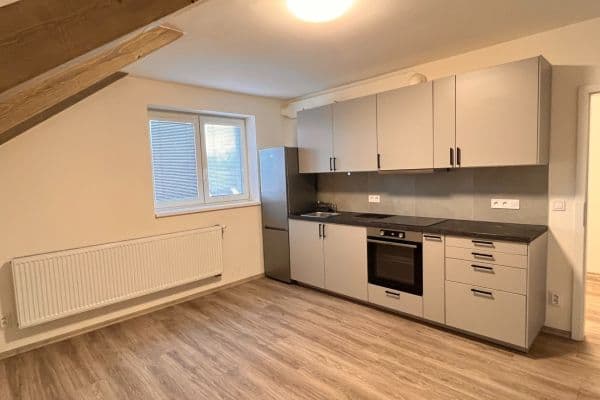 Pronájem bytu 2+kk 35 m², náměstí Jiřího z Poděbrad, Pronájem bytu 2+kk 35 m², náměstí Jiřího z Poděbrad,