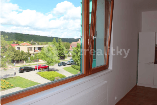 Pronájem bytu 1+kk 22 m², Mokropeská, Černošice Pronájem bytu 1+kk 22 m², Mokropeská, Černošice