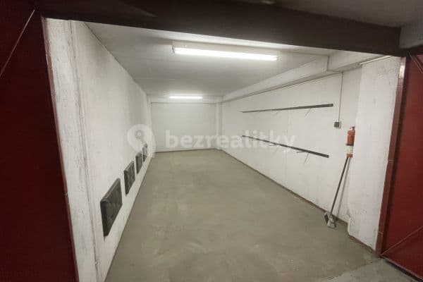 Pronájem garáže 19 m², Nušlova, Praha Pronájem garáže 19 m², Nušlova, Praha