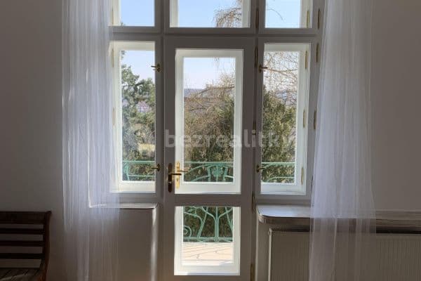 Pronájem bytu 4+1 135 m², U Havlíčkových sadů, Praha Pronájem bytu 4+1 135 m², U Havlíčkových sadů, Praha