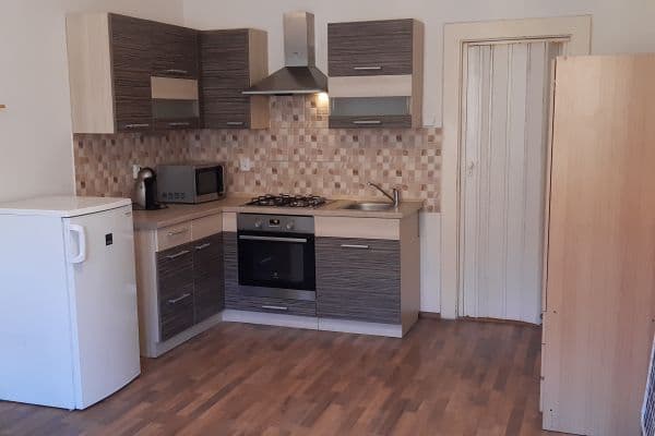 Pronájem bytu Garsoniéra 30 m², Polská, Praha Pronájem bytu Garsoniéra 30 m², Polská, Praha
