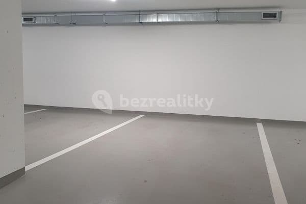 Pronájem garáže 18 m², Cukrovarnická, Hlavní město Praha Pronájem garáže 18 m², Cukrovarnická, Hlavní město Praha
