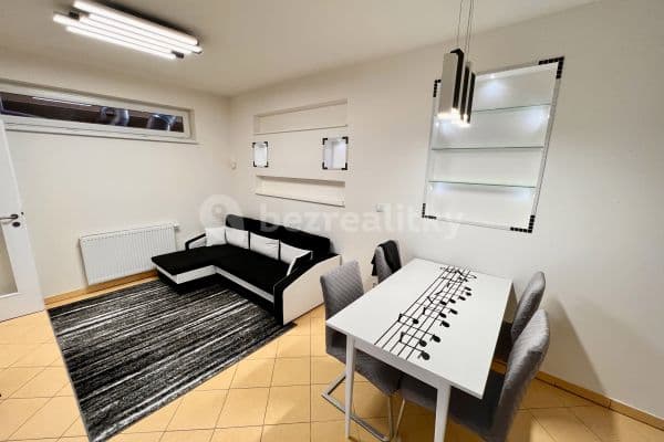 Pronájem bytu 2+kk 56 m², Slévačská, Praha Pronájem bytu 2+kk 56 m², Slévačská, Praha