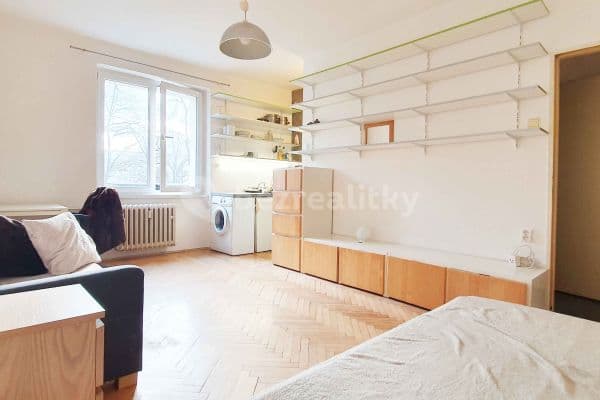 Pronájem bytu Garsoniéra 20 m², Pod Lipami, Praha Pronájem bytu Garsoniéra 20 m², Pod Lipami, Praha