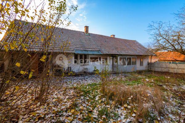 Prodej domu 90 m², pozemek 3.293 m², Činěves