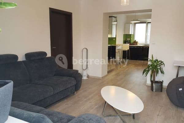 Pronájem bytu 3+1 75 m², Labská kotlina, Hradec Králové Pronájem bytu 3+1 75 m², Labská kotlina, Hradec Králové
