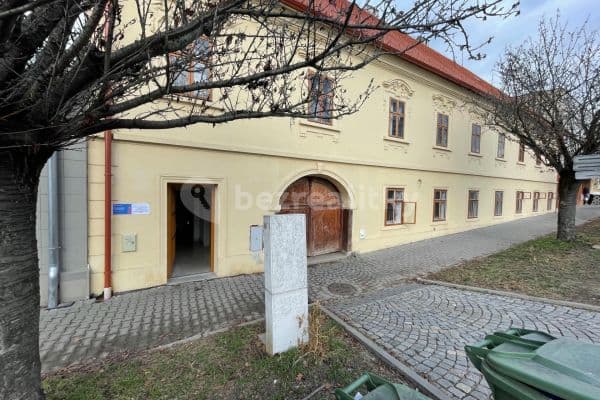 Pronájem bytu 2+kk 41 m², Sušilovo náměstí, Rousínov Pronájem bytu 2+kk 41 m², Sušilovo náměstí, Rousínov