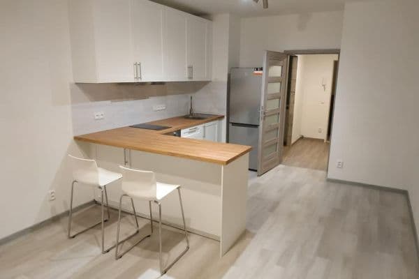 Pronájem bytu Garsoniéra 26 m², Pod Lázní, Hlavní město Praha Pronájem bytu Garsoniéra 26 m², Pod Lázní, Hlavní město Praha