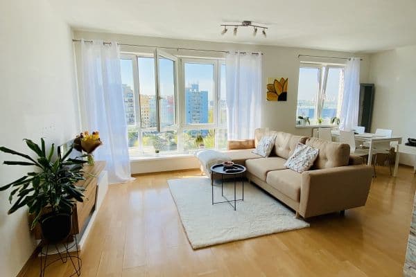 Pronájem bytu 2+kk 60 m², Místecká, Praha Pronájem bytu 2+kk 60 m², Místecká, Praha